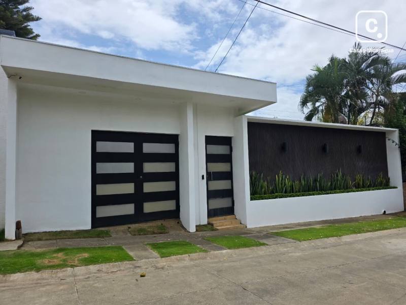 Apartamento en alquiler en Masaya – 3 hab, 220 m²