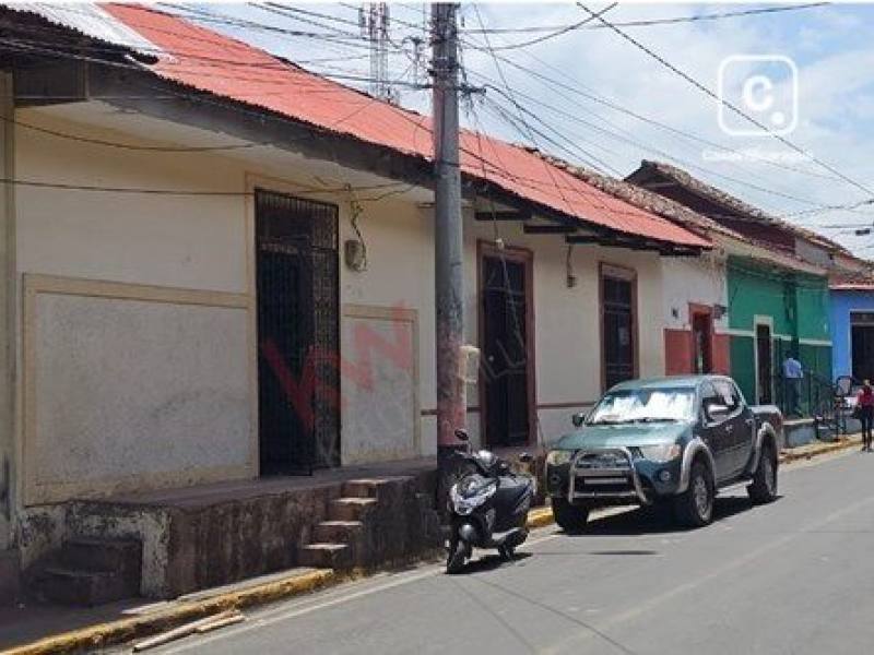 Commercial unit for sale in Granada – 204 m²
