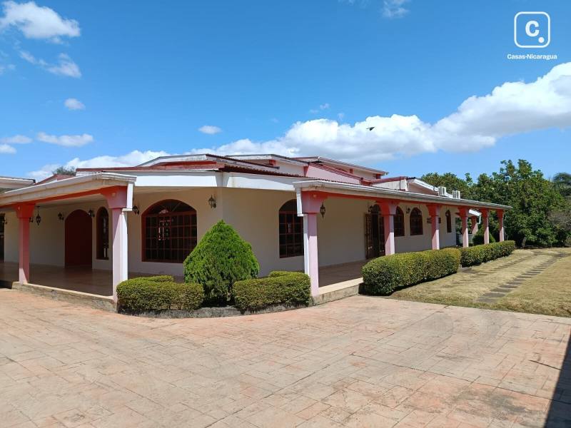 House for sale in Managua – 5 beds, 504 m², US$ 350,000