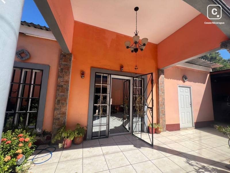 Commercial unit for sale in Santa Ana Sur, Managua – 444 m²