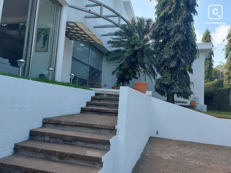 Casa en venta en Villa Fontana, Managua – 6 hab, 456 m²