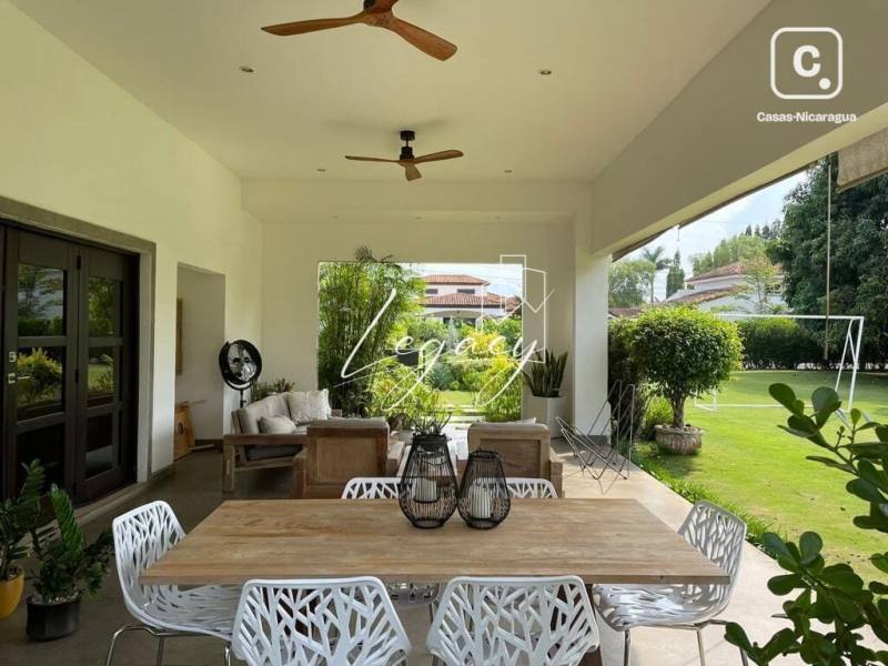 House for sale in Carretera Sur, Managua – 4 beds, 553 m²