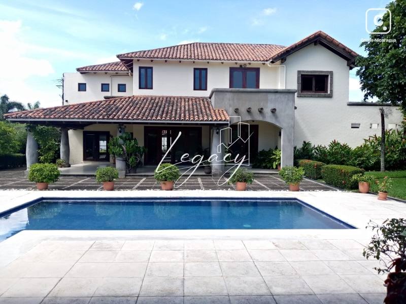 House for sale in Carretera Sur, Managua – 4 beds, 553 m²