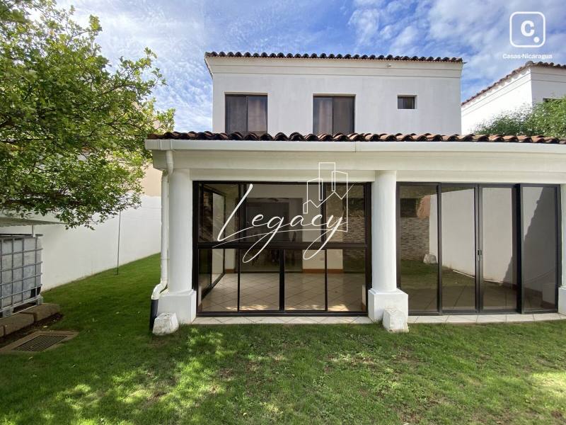 House for sale in Las Colinas, Managua – 3 beds, 448 m²