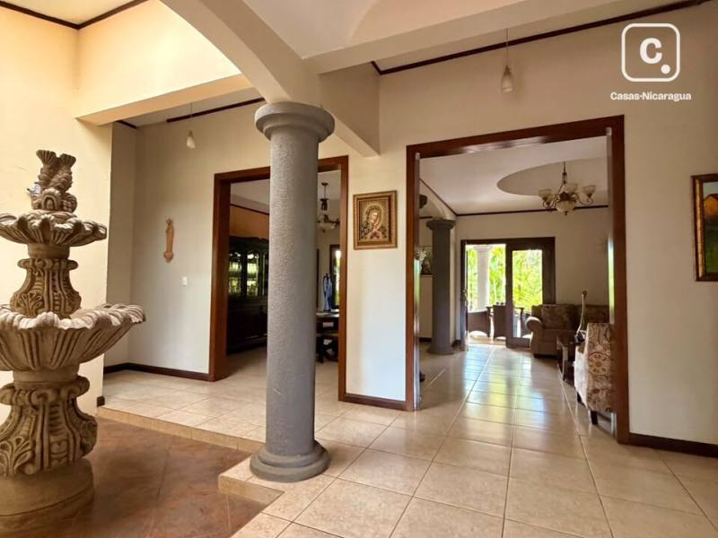 Commercial unit for sale in Las Colinas, Managua – 373 m²