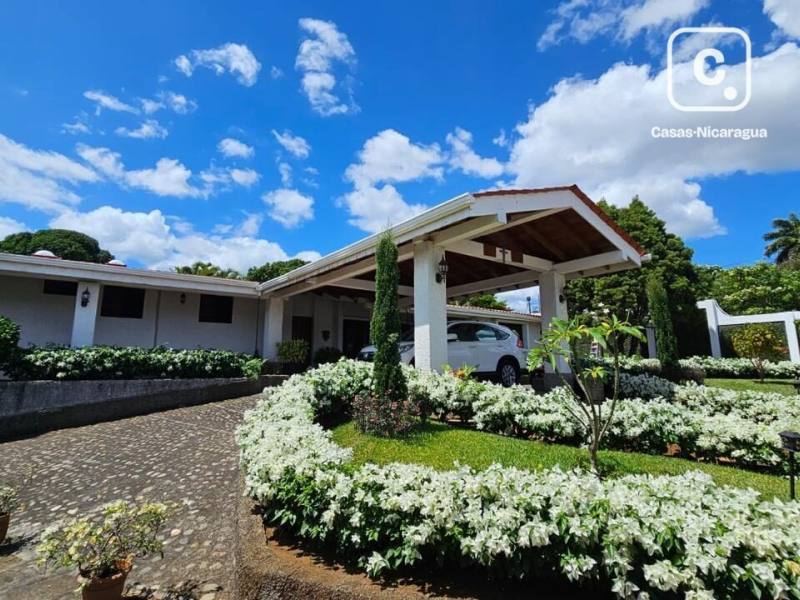 Casa en alquiler en Las Colinas, Managua – 3 hab, 339 m²