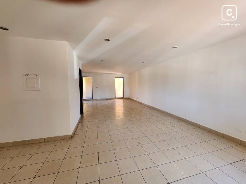 Office for rent in Managua – 64 m²