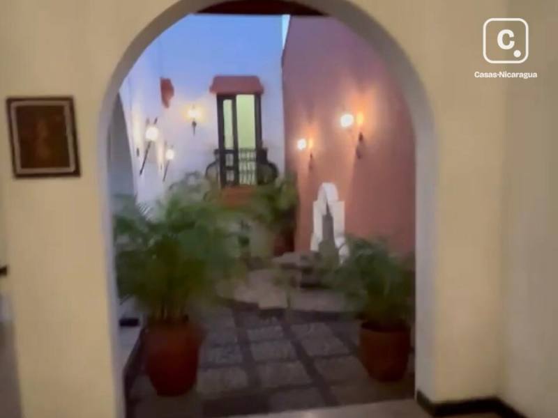 House for sale in León – 5 beds, 621 m²