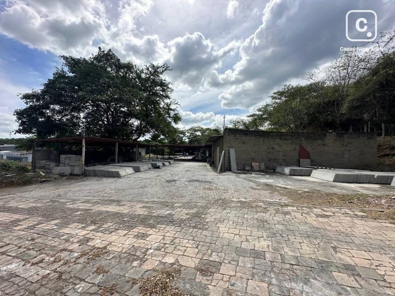 Commercial unit for rent in Suburbana, Managua – 968 m²
