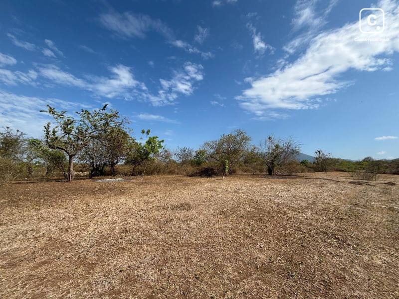 Casa en venta en Granada – 240 m², US$ 25,000
