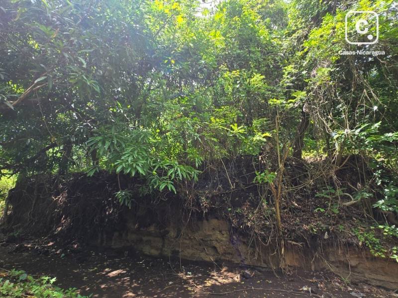 Terreno en venta en San Isidro de Bolas, Managua – 2,235 m²