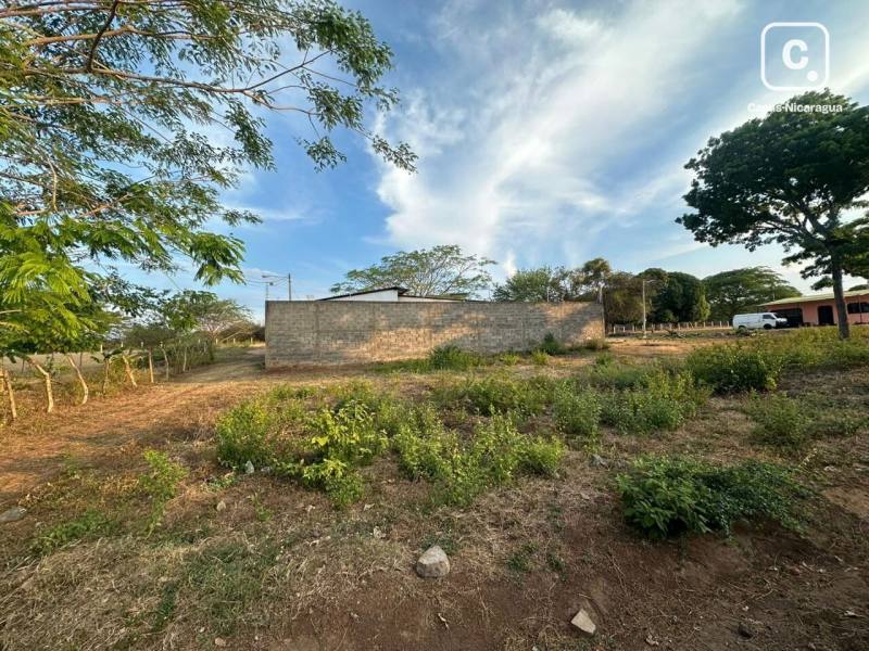 Lot for sale in Granada – 352 m²