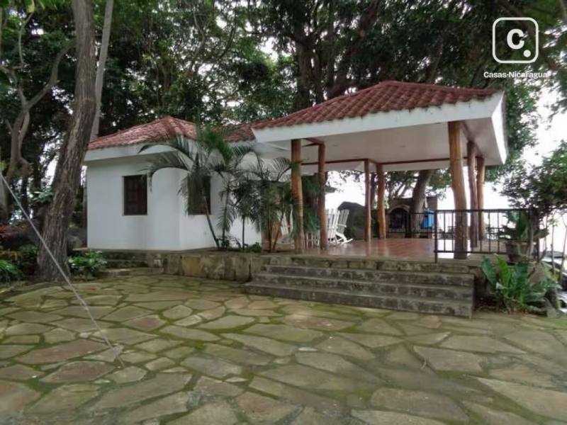 Casa en venta en Granada – 2 hab, 400 m²