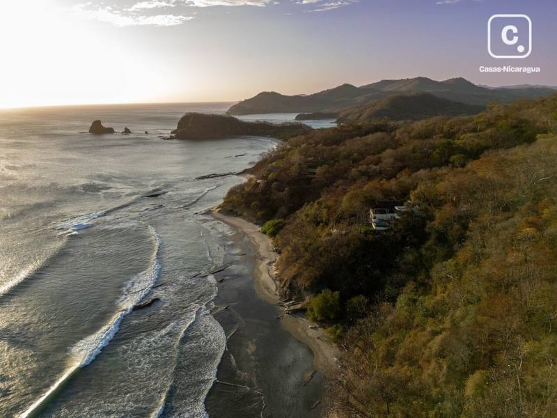 Casa de playa en venta en San Juan del Sur, Rivas – 6 hab, 4,559 m²