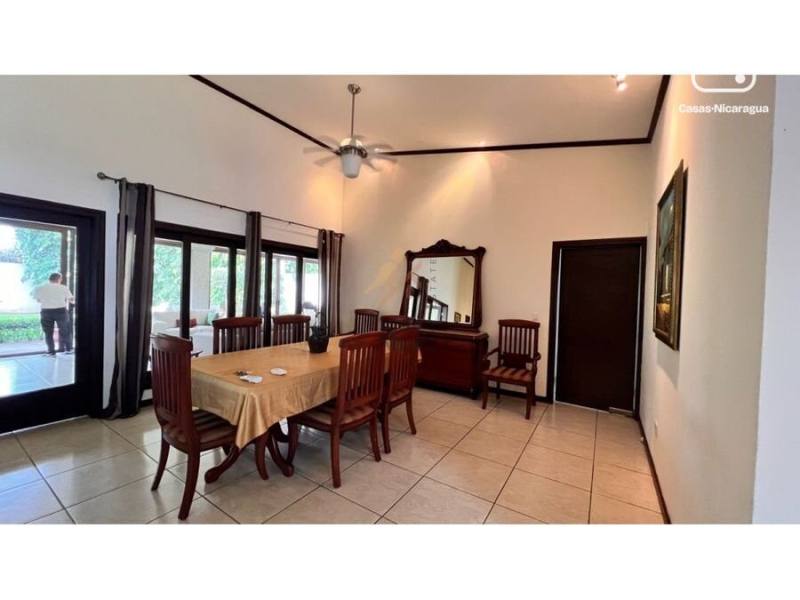House for sale in Managua – 4 beds, 400 m², US$ 415,000