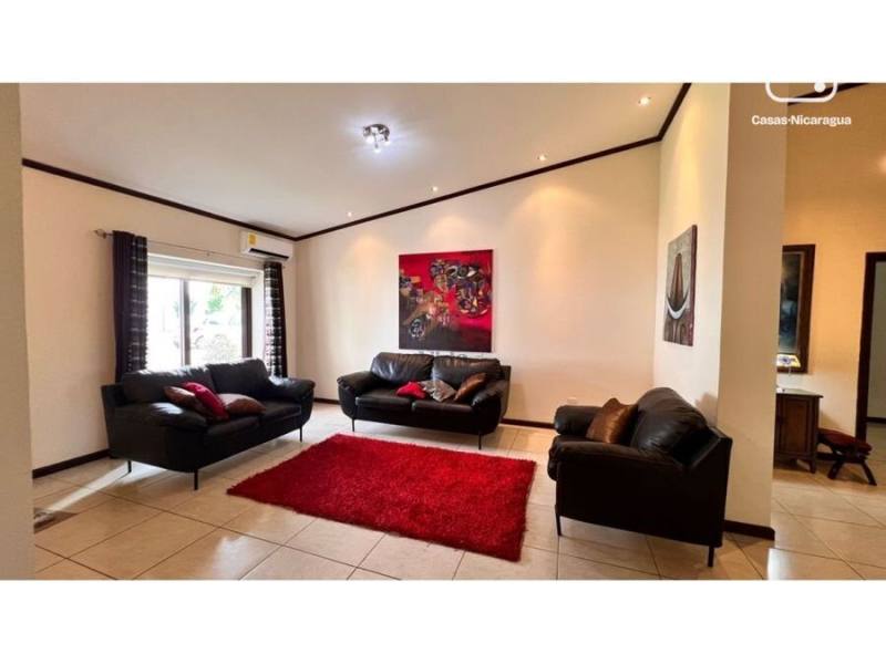 House for sale in Managua – 4 beds, 400 m², US$ 415,000