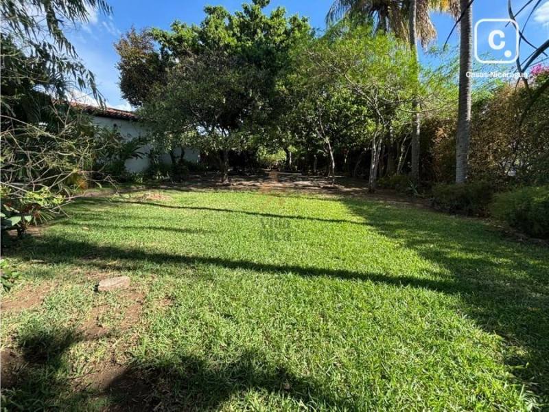 House for sale in Carretera Nueva León, Managua – 5 beds, 450 m²