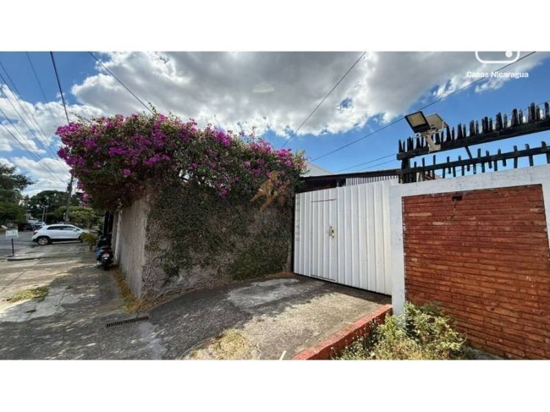 House for rent in Managua – 5 beds, 388 m²