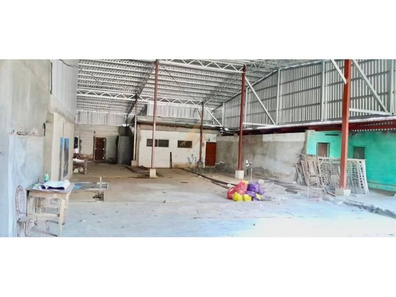 Warehouse for rent in León – 208 m²