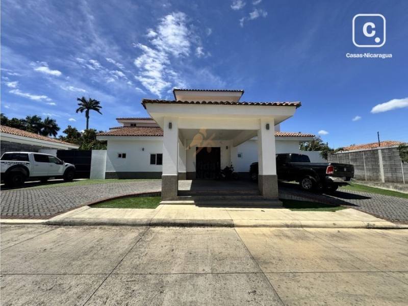 House for sale in Santo Domingo, Managua – 4 beds, 372 m², US$ 670,000