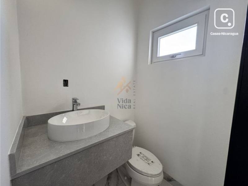 House for sale in Santo Domingo, Managua – 4 beds, 372 m², US$ 670,000
