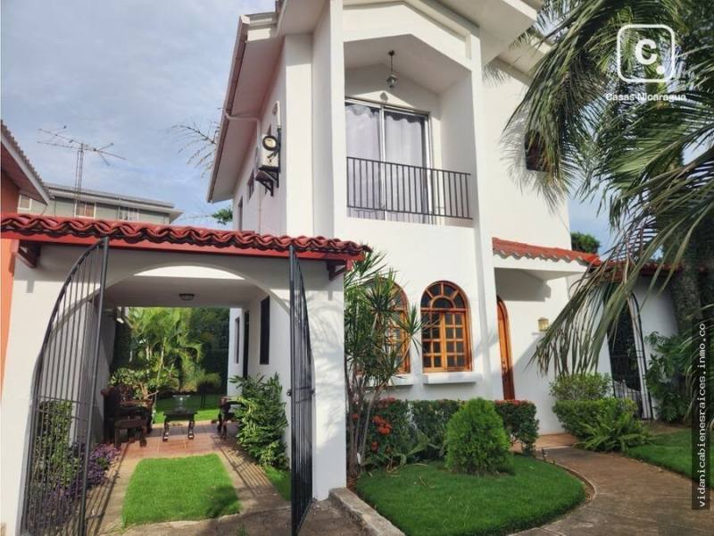 Casa en venta en Colonia Managua, Managua – 2 hab, 130 m²