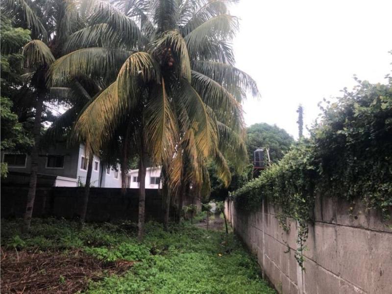 Terreno en venta en Las Colinas, Managua – 698 m²