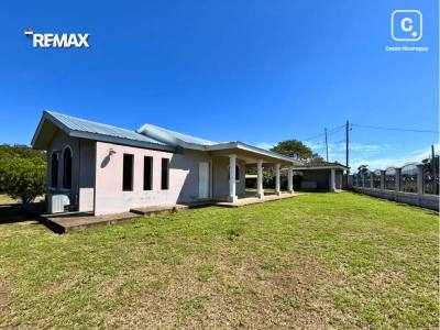 Casa en venta en Granada – 2 hab, 210 m², US$ 167,000