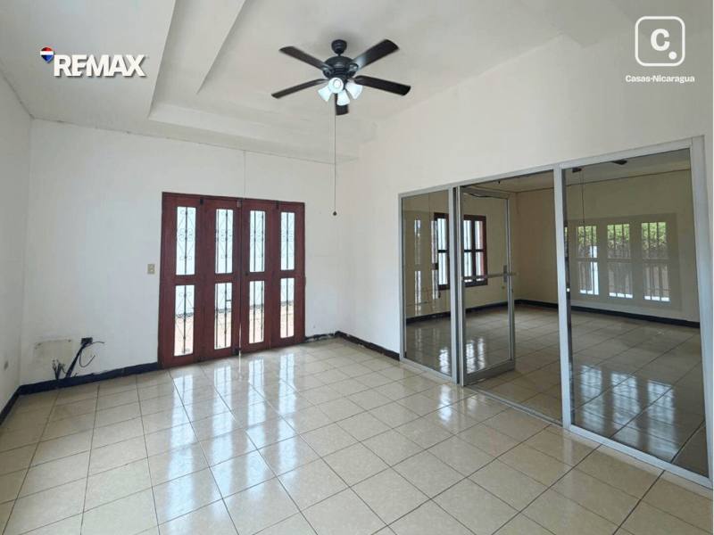 Casa en venta en Reparto San Juan, Managua – 4 hab, 295 m²