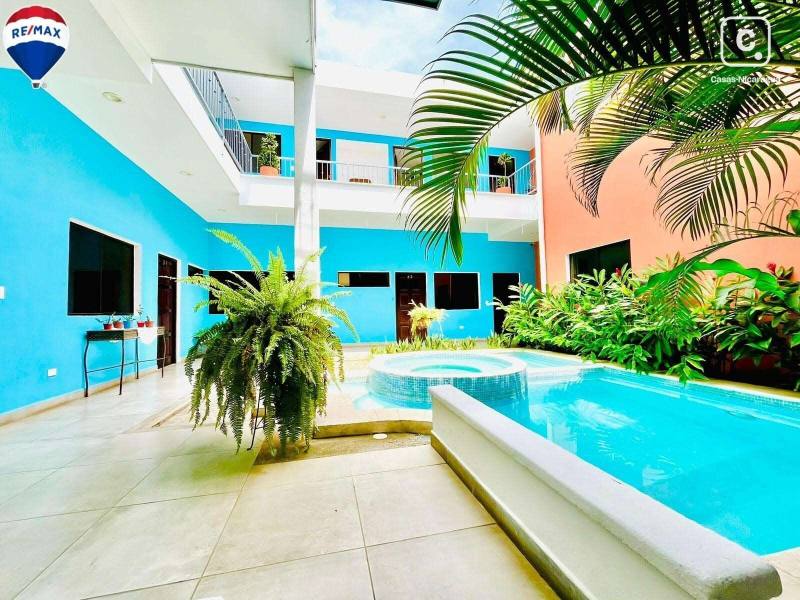 Local comercial en venta en Granada – 1,200 m²