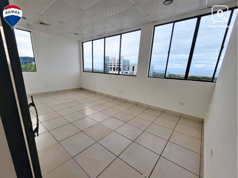 Commercial unit for rent in Villa Fontana, Managua – 105 m²
