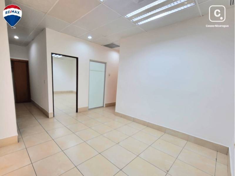 Commercial unit for rent in Villa Fontana, Managua – 90 m²