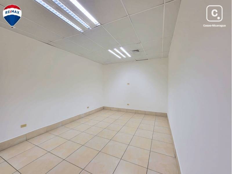 Commercial unit for rent in Villa Fontana, Managua – 90 m²