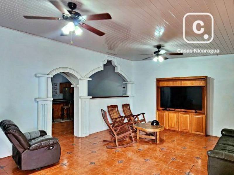House for sale in Granada – 3 beds, 160 m², US$ 85,000