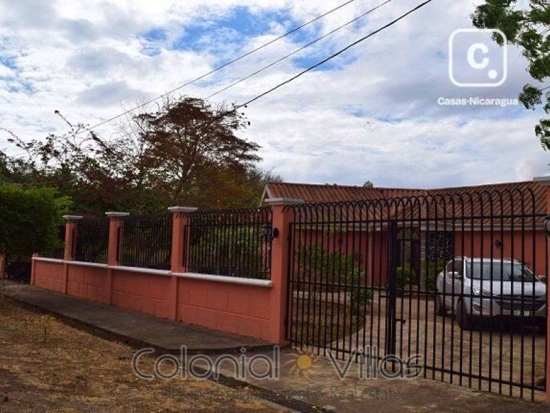 Casa en venta en Granada – 3 hab, 1,000 m²