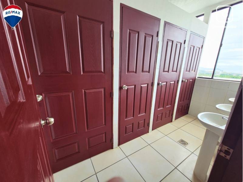 Commercial unit for rent in Villa Fontana, Managua – 355 m²