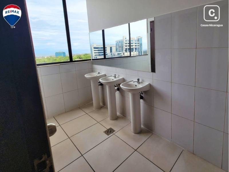 Commercial unit for rent in Villa Fontana, Managua – 355 m²