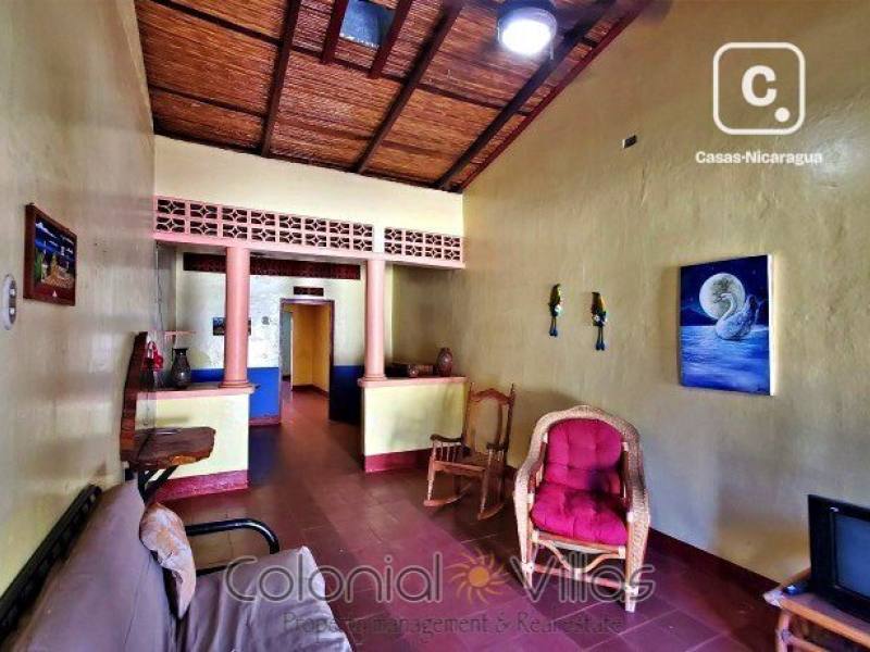 House for sale in Granada – 2 beds, 147 m²