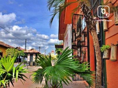 Local comercial en venta en Granada – 380 m²