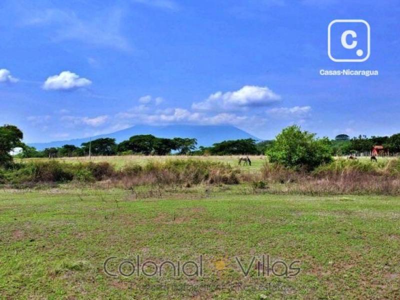 Lot for sale in Granada – 2,000 m²