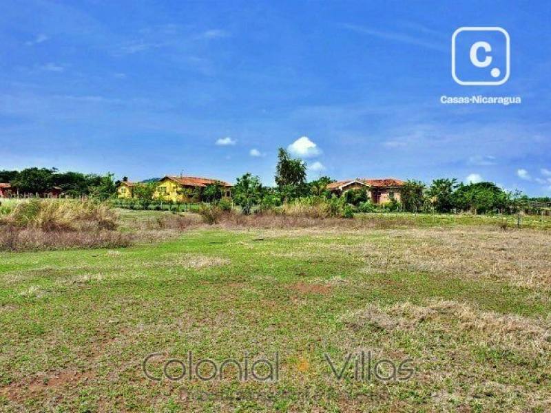 Lot for sale in Granada – 2,000 m²