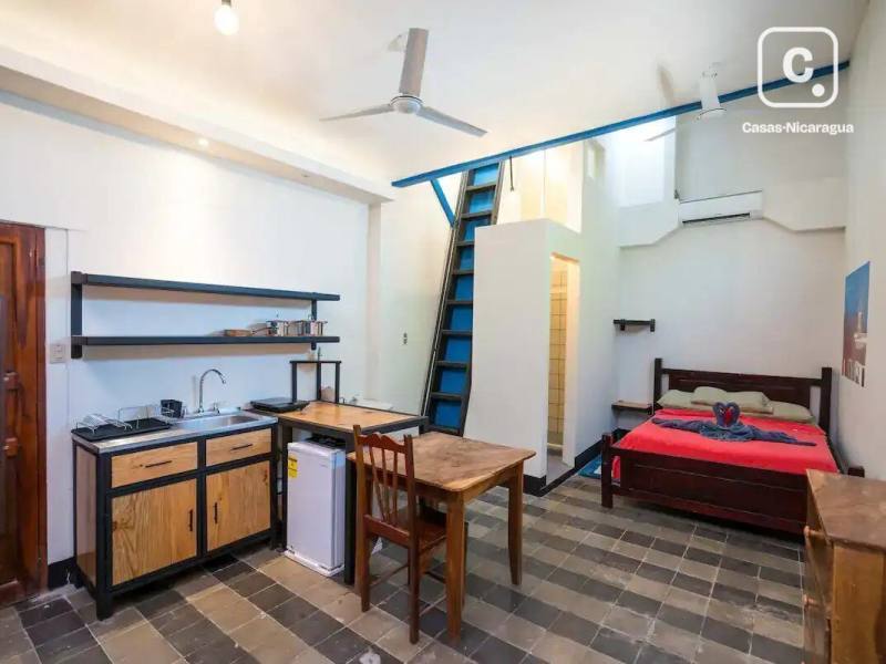 Commercial unit for sale in Granada – US$ 450,000