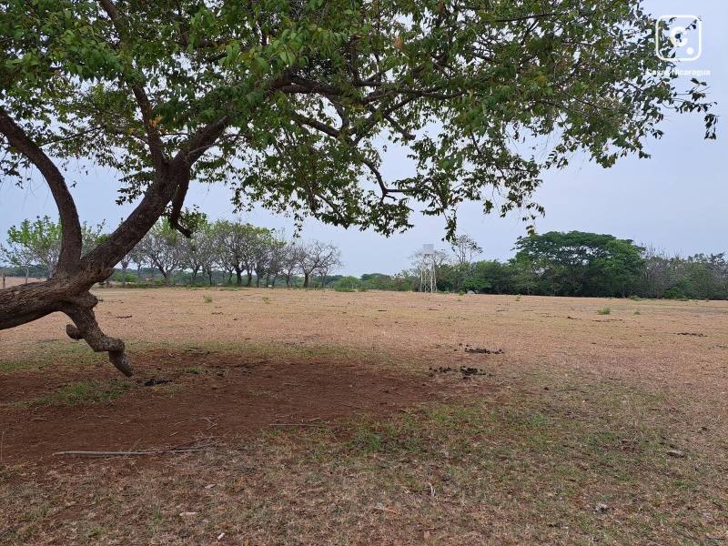 Lot for sale in Granada – 28,328 m²