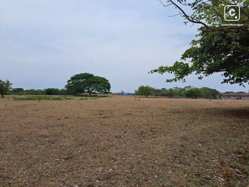 Lot for sale in Granada – 28,328 m²