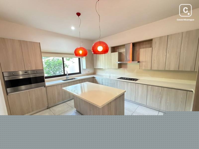 Apartamento en venta o alquiler en Carretera Masaya, Managua – 5 hab, 400 m²
