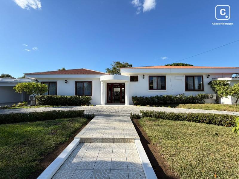 Casa en alquiler en Las Colinas, Managua – 4 hab, 500 m²