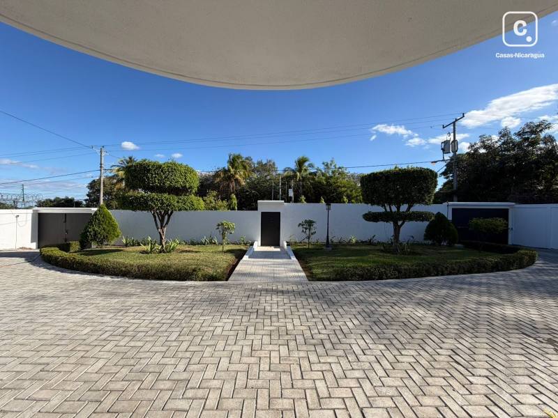 Casa en alquiler en Las Colinas, Managua – 4 hab, 500 m²