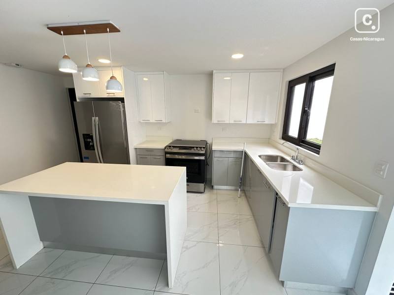 Apartment for rent in Carretera Masaya, Managua – 4 beds, 200 m²