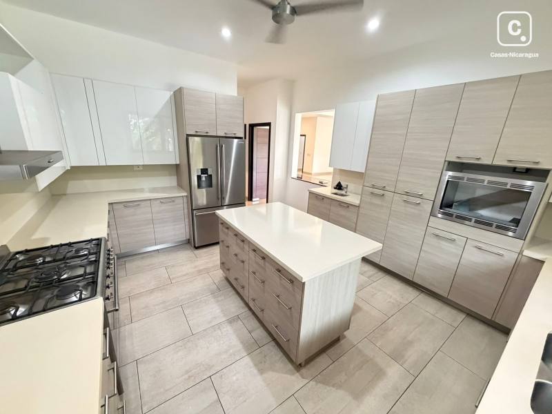 Apartamento en venta en Santo Domingo, Managua – 4 hab, 373 m²
