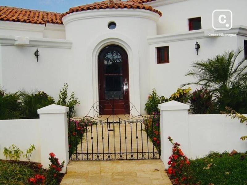 Apartment for rent in Villa Fontana Sur, Managua – 5 beds, 500 m²
